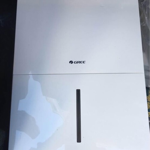 Gree dehumidifier like new