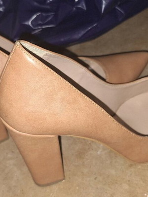 Beige pumps size 38 like new
