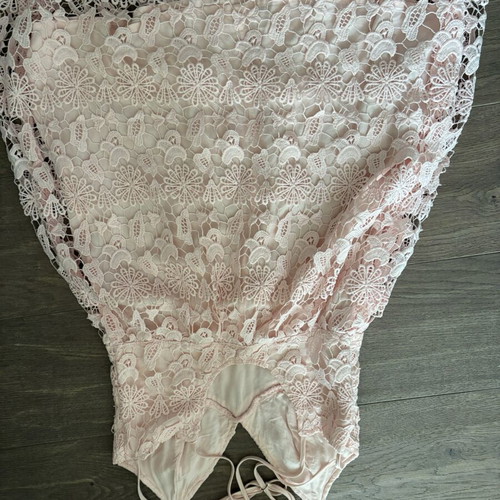 Hollister lace dress pink, like new