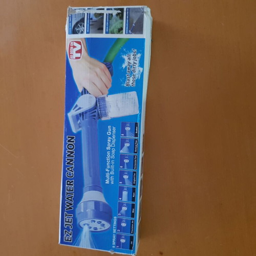 Ez Jet Water Cannon water pressure gun new with 8 nozzles