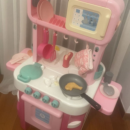 ELC children's kitchen like new with 16 accessories