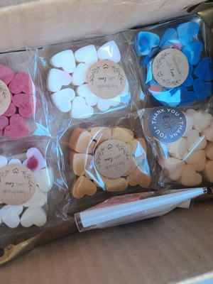 Wax melts σε σχήμα καρδούλα καινούργια, 6 πακετάκια με 8 τεμάχια
