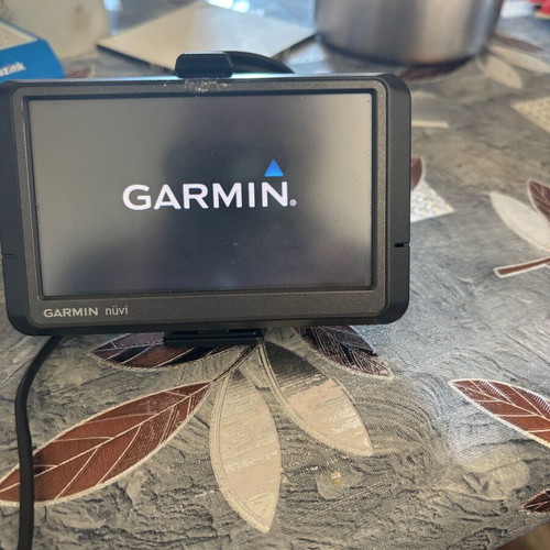 Garmin Nuvi 255W LMT GPS with lifetime maps like new