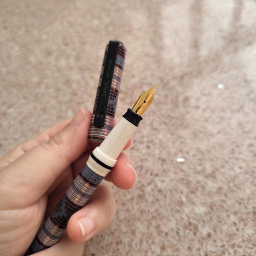 Daniel Hechter pen new