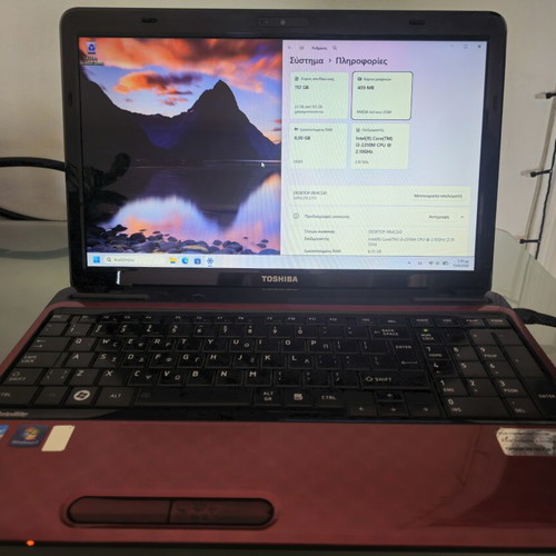 Laptop Toshiba Satellite Modena Red like new, Intel Core i3, 8GB RAM, SSD