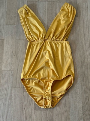 Боди Stradivarius златисто жълто ликра като ново