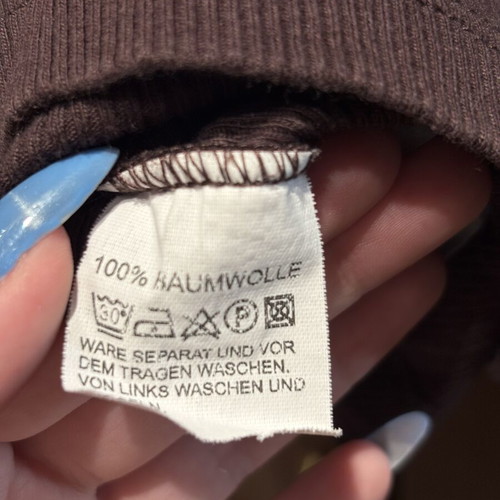 Brown top with embroidered details like new