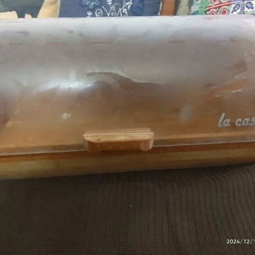 Wooden bread box like new with sandblasted lid