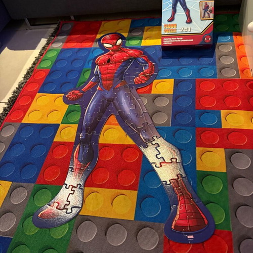 Luna Toys Spiderman 2-Sided Puzzle 52 Pieces like new
