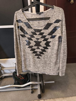 Tally gray blouse small used, size S