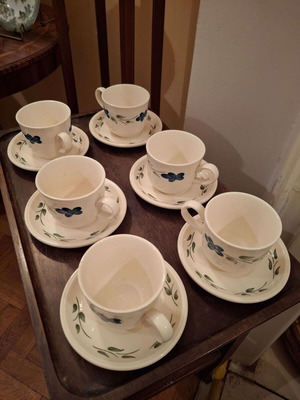 Set of 6 English porcelain tea/coffee cups with blue floral pattern like new
