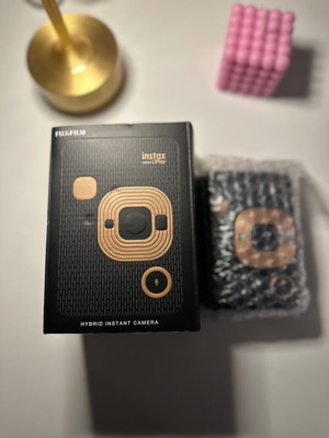 Fujifilm instax mini LiPlay camera new