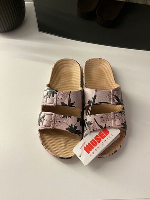 Moses sandals size 37 new, black and pink