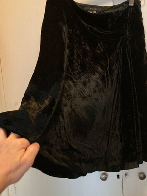 Zara velvet skirt black size M like new