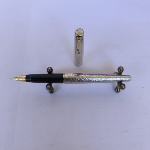 Sheaffer fountain pen with 14 kt gold nib used