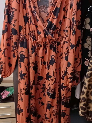 Dress large like new, very comfortable and stylish