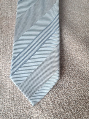 Armani Collezioni silk tie like new with striped design in grey and beige