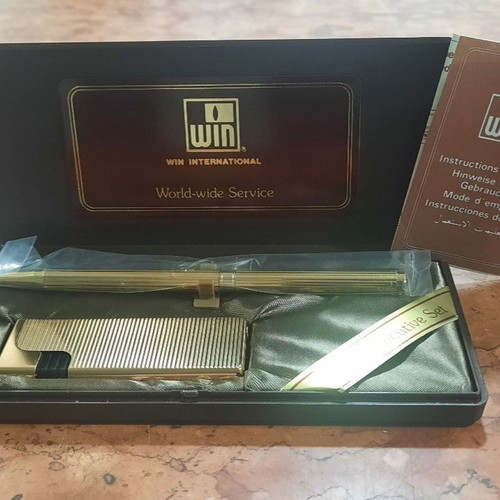 Win International Executive Set gold-plated lighter and pen