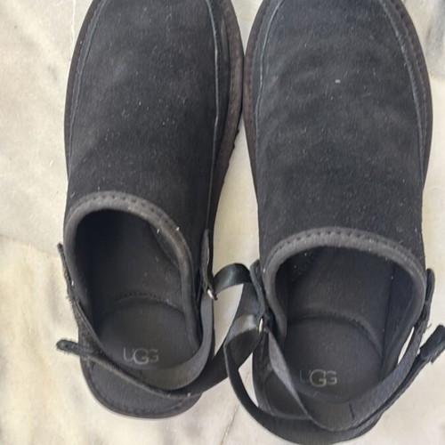 Ugg black size 42 like new with anatomical insole