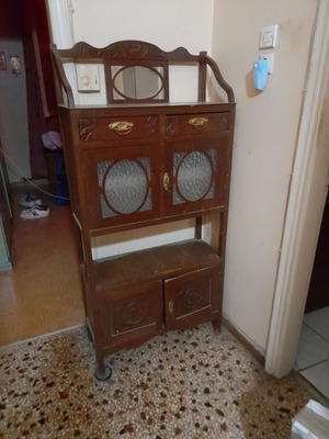 Solid wood cabinet in excellent condition