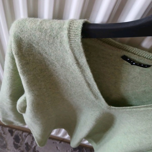 Sisley sweater mint small like new