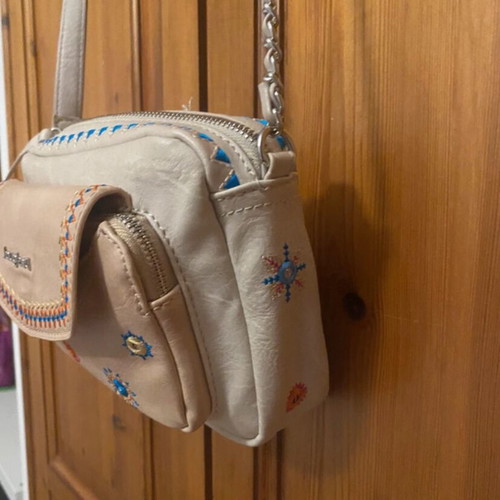 Desigual crossbody bag like new with embroidery beige