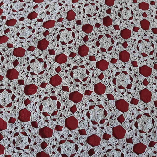 Round crocheted tablecloth used, 140 cm
