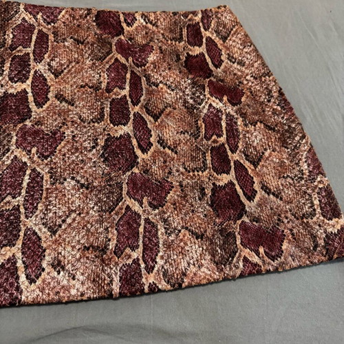 Iso mini skirt with snake effect size M like new, pink and burgundy