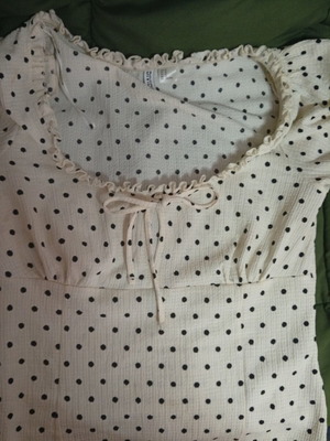 H&M short-sleeve polka dot top, new collection