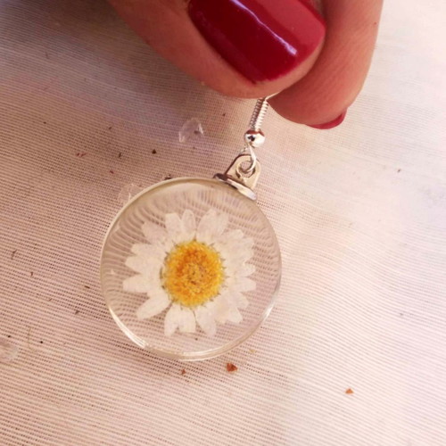 Earrings with dried daisies in resin liquid glass new