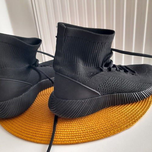 Black sneakers like new, size 39, textile material