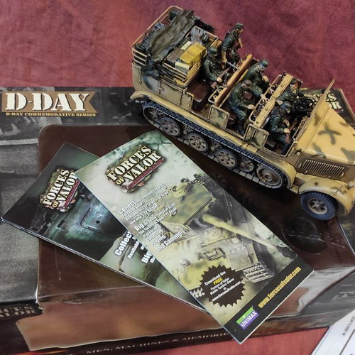COLLECTIBLE metal version of the tracked vehicle "German Sd.Kfz.7 Half-Track"132 OUT OF STOCK.