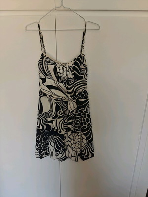 Dress BSB size small like new, black and white