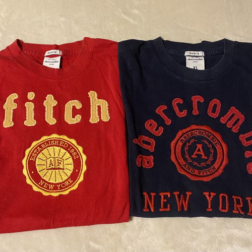 Abercrombie & Fitch T-shirts XL kids like new, red and dark blue set of 2