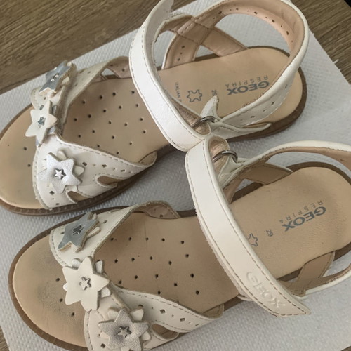 Geox sandals for girl size 29, worn lightly, white