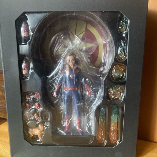 Mezco One:12 Captain Marvel figure like new