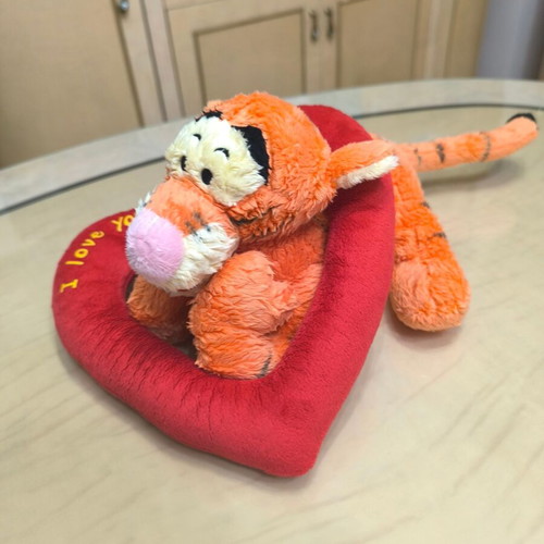 Stuffed toy on heart “I Love You” like new, TDB1023