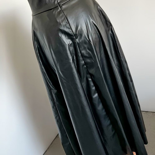 Long leather skirt eco leather high waist with pockets and deep slit size S new black