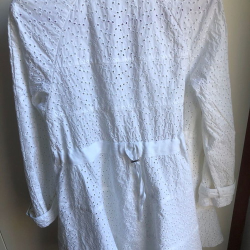 White Rococo trench coat size M like new with lace embroidery