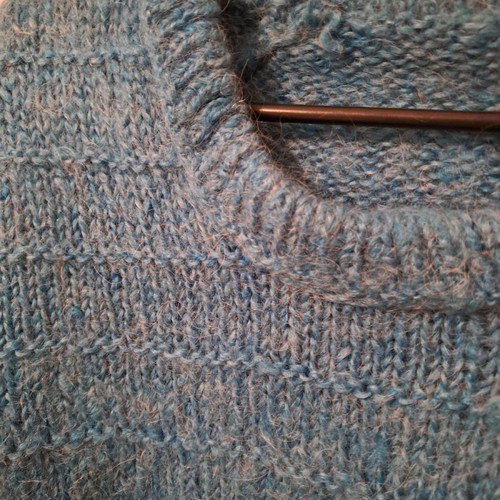 Woolen sweater size M