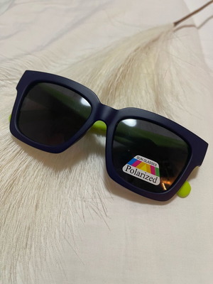 Children's sunglasses new with polarized lens blue and green for boys