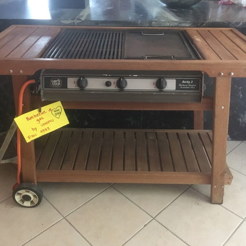 Barbecue Unopiu used gas model 1993 for outdoor use