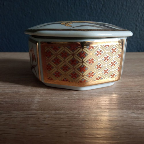 Seizan Japan porcelain jewelry box used