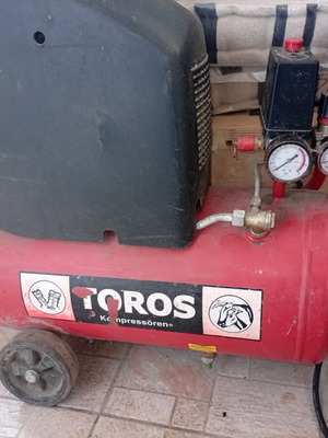 Αεροσυμπιεστής Toros σαν καινούργιος για φούσκωμα μπαλών γυμναστικής
