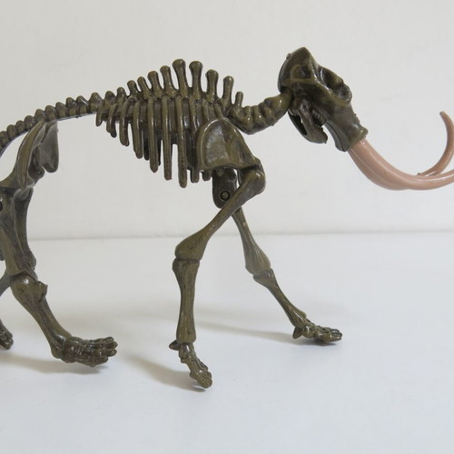 Miniature Mammoth Skeleton "Ice Age Excavation Kit" Geoworld like new