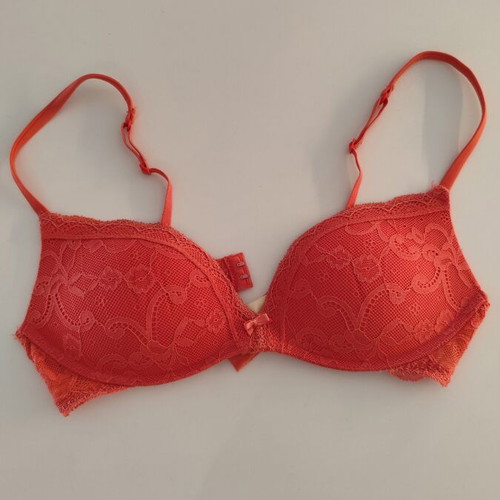 Intimissimi bra 80B coral lace like new, wireless, padded