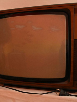 Τηλεόραση Telefunken CRT 22 ιντσών μεταχειρισμένη, PAL color, vintage