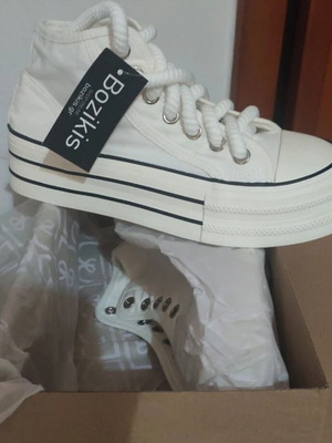 Bozikis athletic shoes new, size 37, white