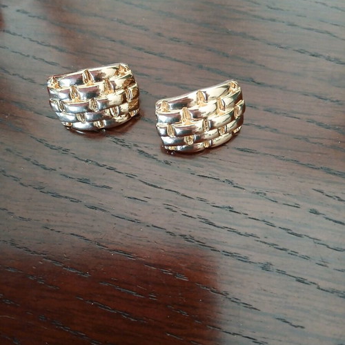 Steel earrings new in gold color
