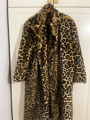 Animal Print Fur Coat Trilogy like new, brown